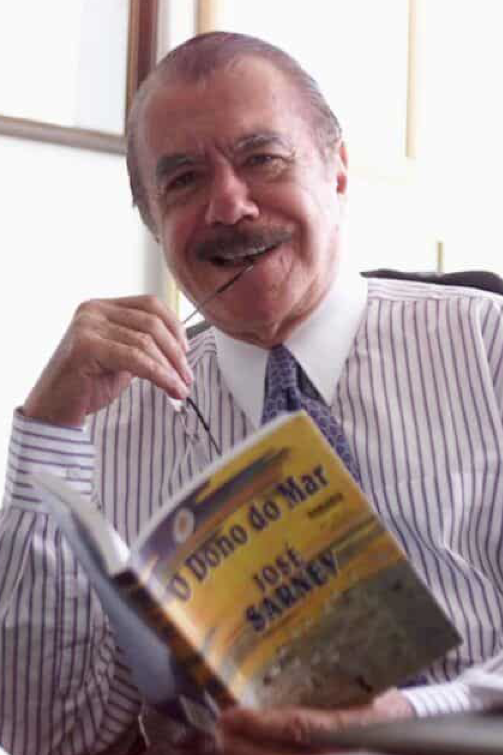 jose-sarney-escritor-2